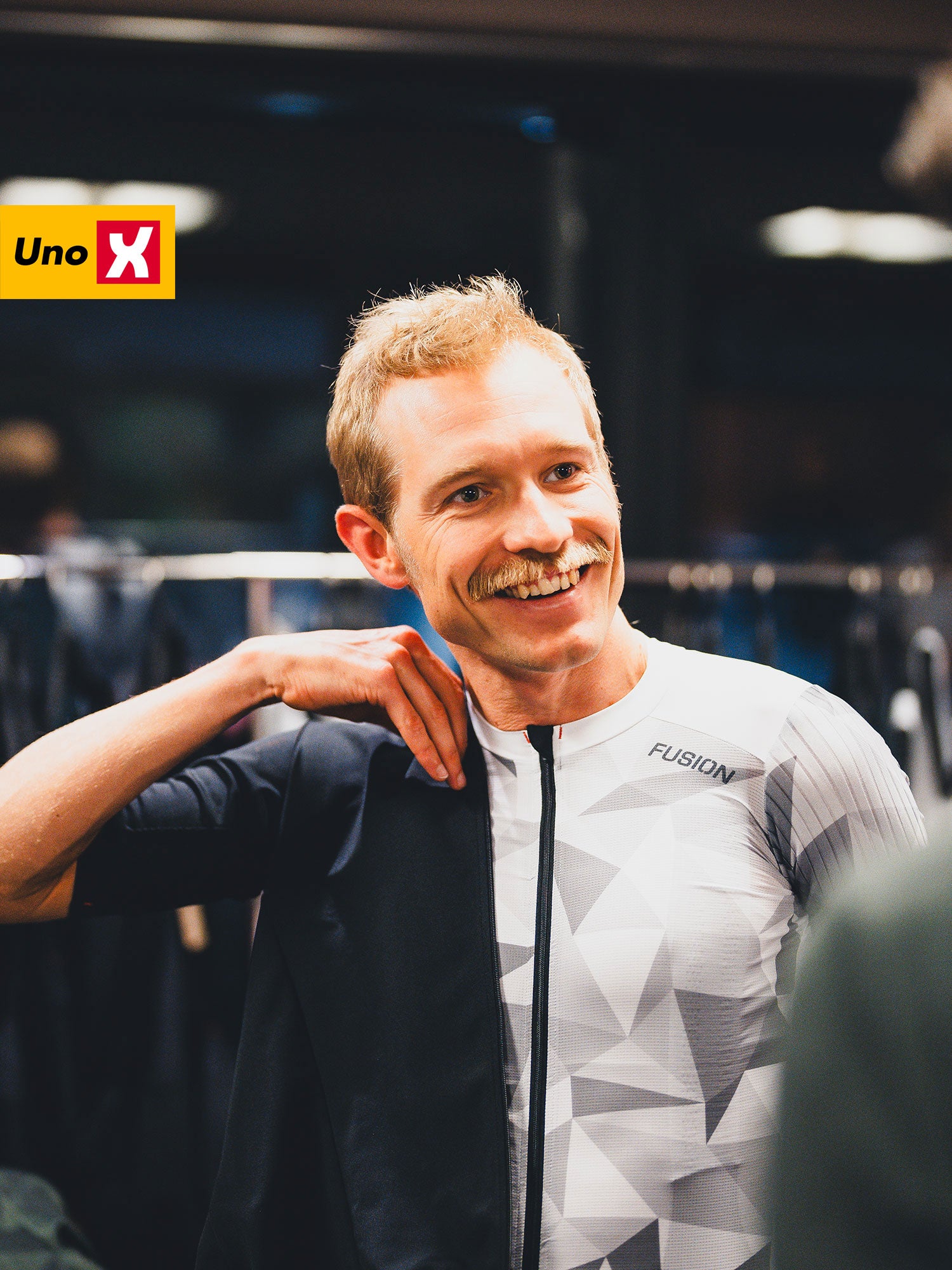 9738735